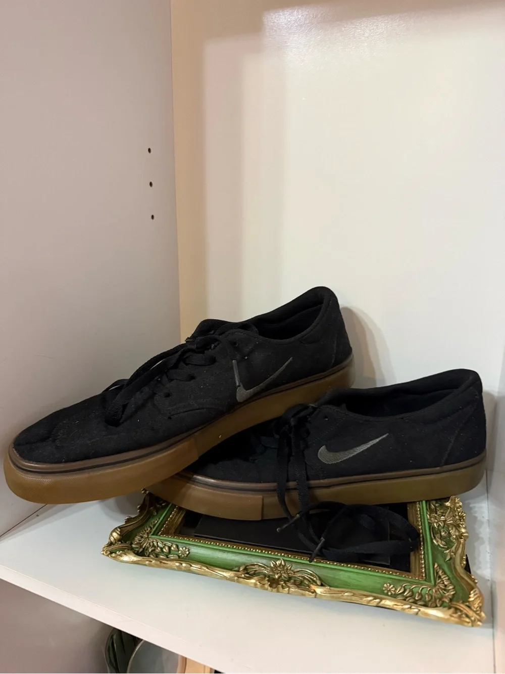 Nike Men’s Black Canvas Sneakers